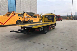 扎鲁特旗非事故拖车