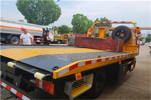 扎鲁特旗附近拖车电话号码服务